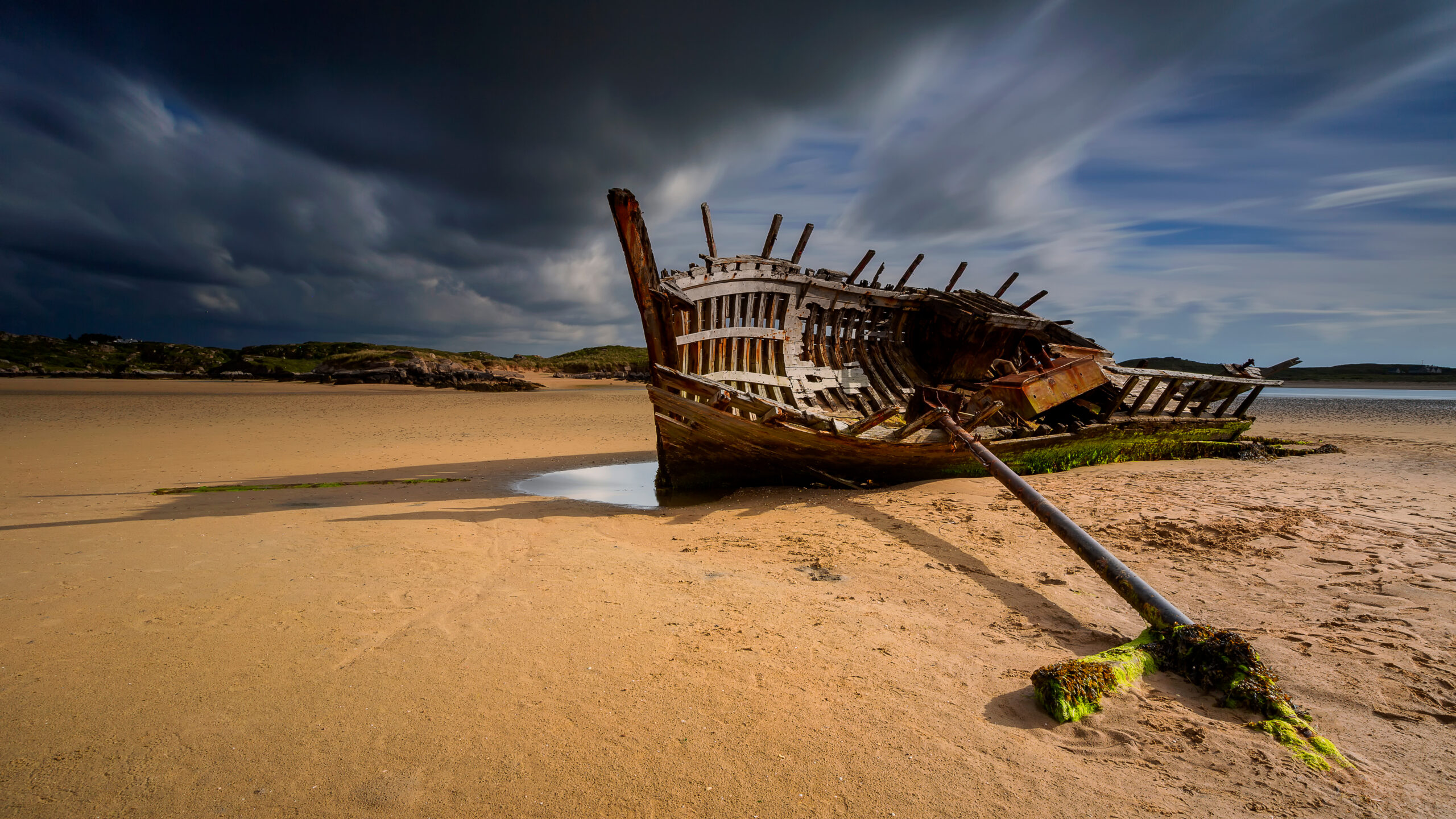 this picturesque shipwreck in Donegal makes a perfect photo op