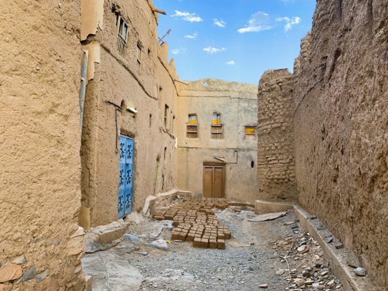 How To Find The Abandoned Ruins In Al Hamra Oman Follow Me Away