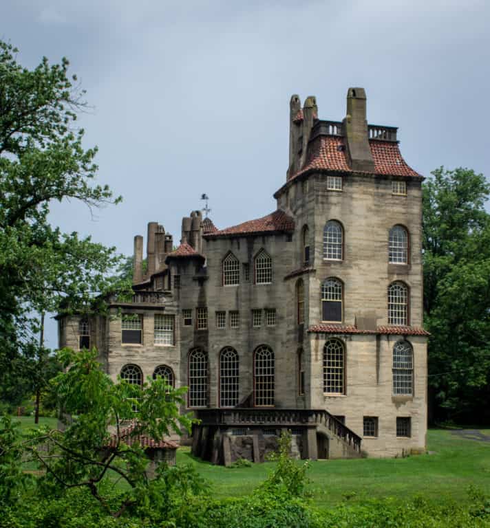 10 Fairytale Castles in America You Must See - Follow Me Away