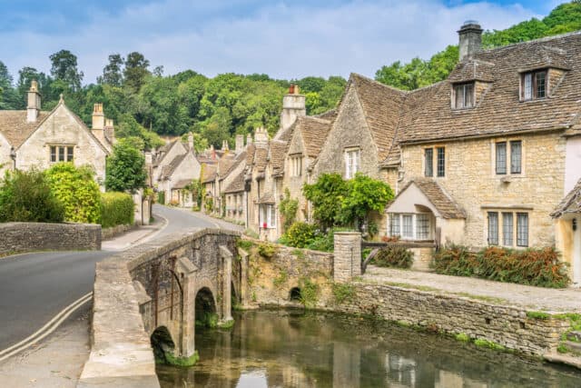 10 Pretty English Villages Out of a Fairytale - Follow Me Away