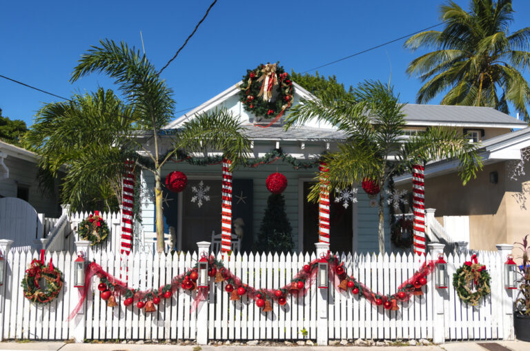 23 Best Places For Christmas In The USA (Festive Vacation Destinations