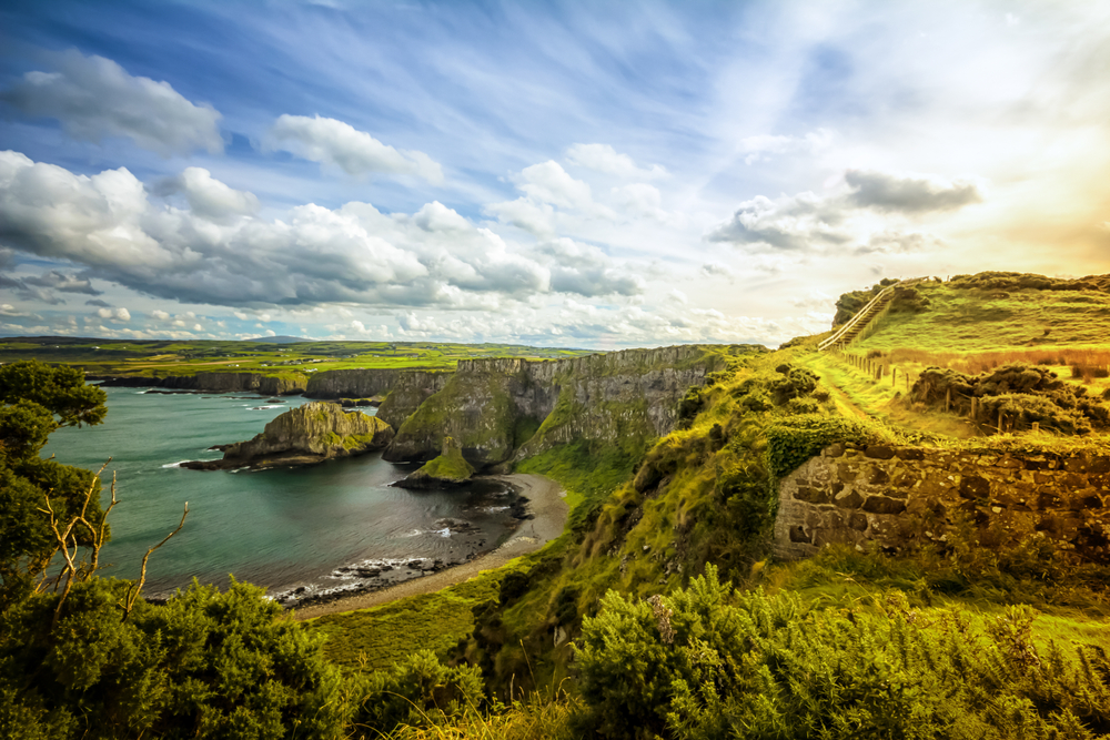 The Emerald Isle has so many opportunities for travel and gorgeous views and Airbnbs too! 