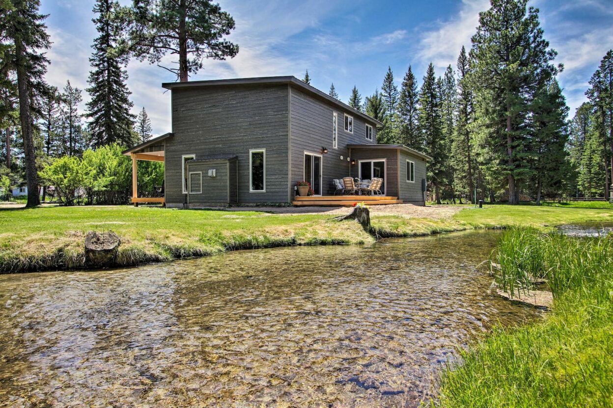 14 Best Airbnbs In Montana (Cabins, Yurts, & More!) - Follow Me Away