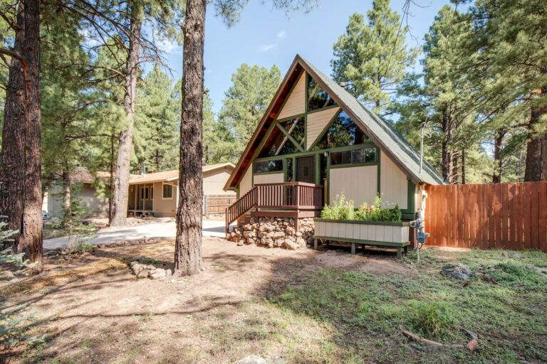 15 Best Airbnbs In Flagstaff (Cabins, Cottages, And More!) - Follow Me Away