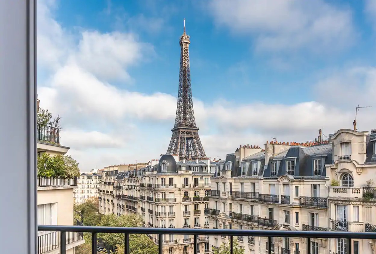 15 Dreamy Airbnbs in Paris With Eiffel Tower Views - Follow Me Away