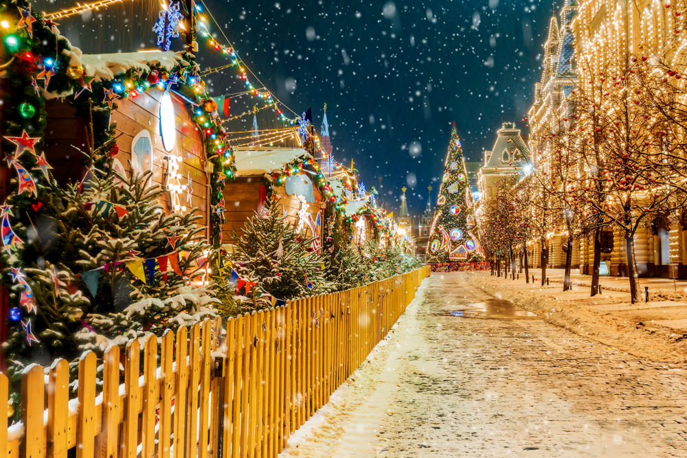 15 Best Christmas Cities in the USA to Visit for the Holidays