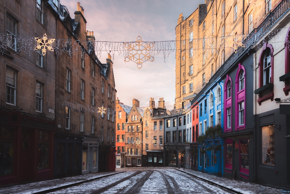 Edinburgh, one of the Christmas cities in Europe, has city streets dawned with white snow and decked with bright lights. 