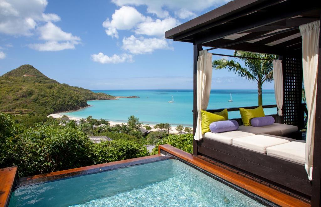 Plunge pool and outside area looking over the water. 